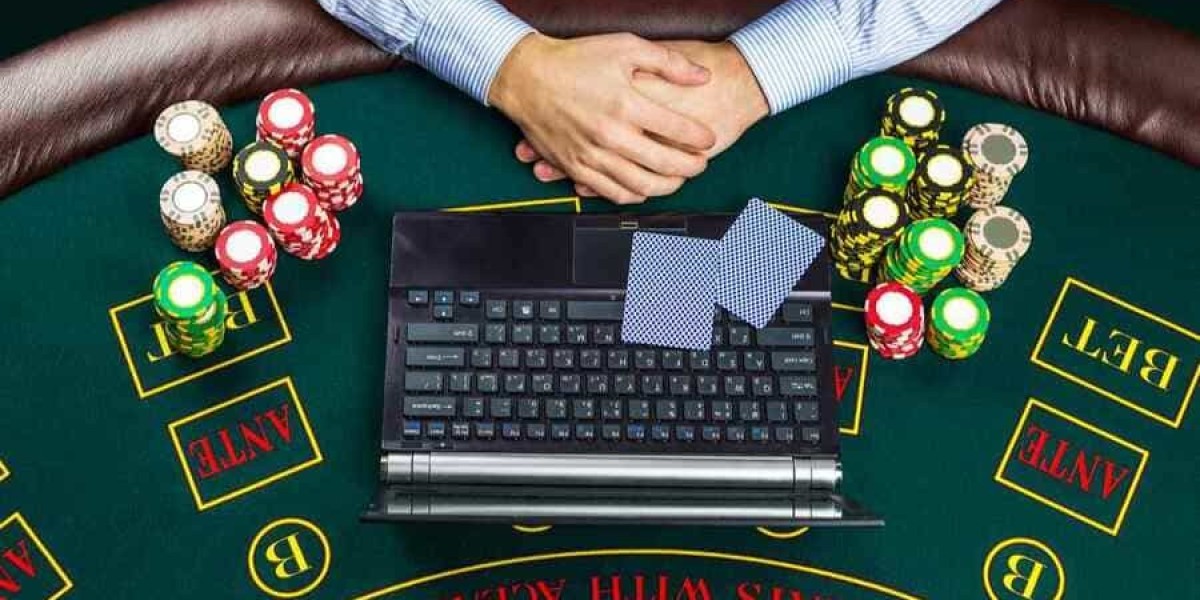 Rolling the Digital Dice: Mastering the Art of Online Casino Play